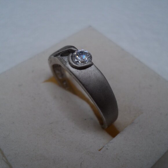 CZ 4mm sterling silver ring size 8 POS180 - Picture 2 of 4